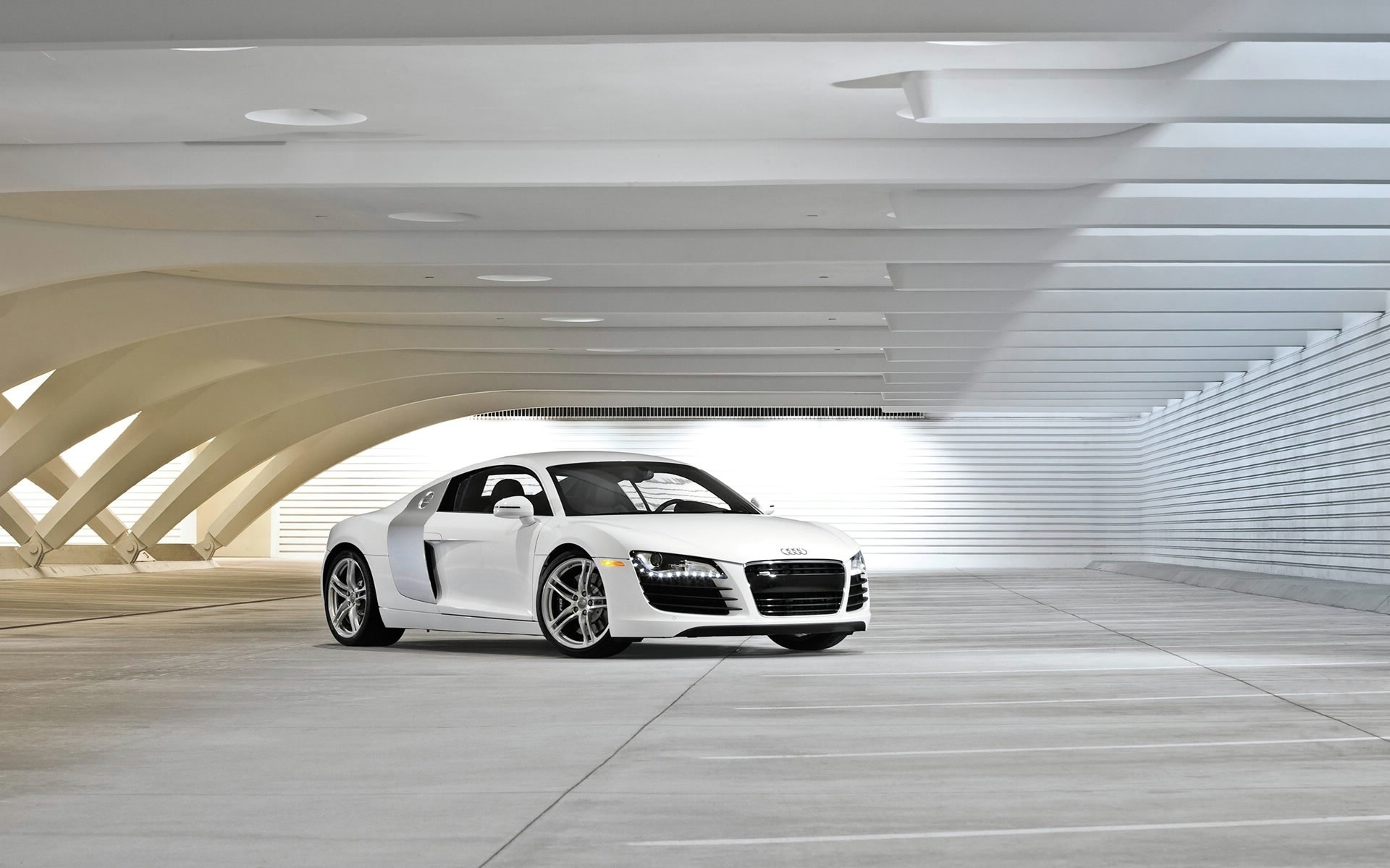 audi_r8_white_front_and_side-1920x1200[1].jpg